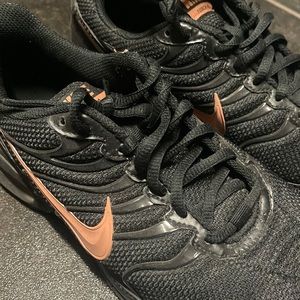 Nike air max women’s shoes. Size 9. Barely worn.